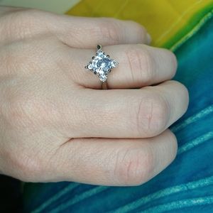 Snowflake design radium ring size 6